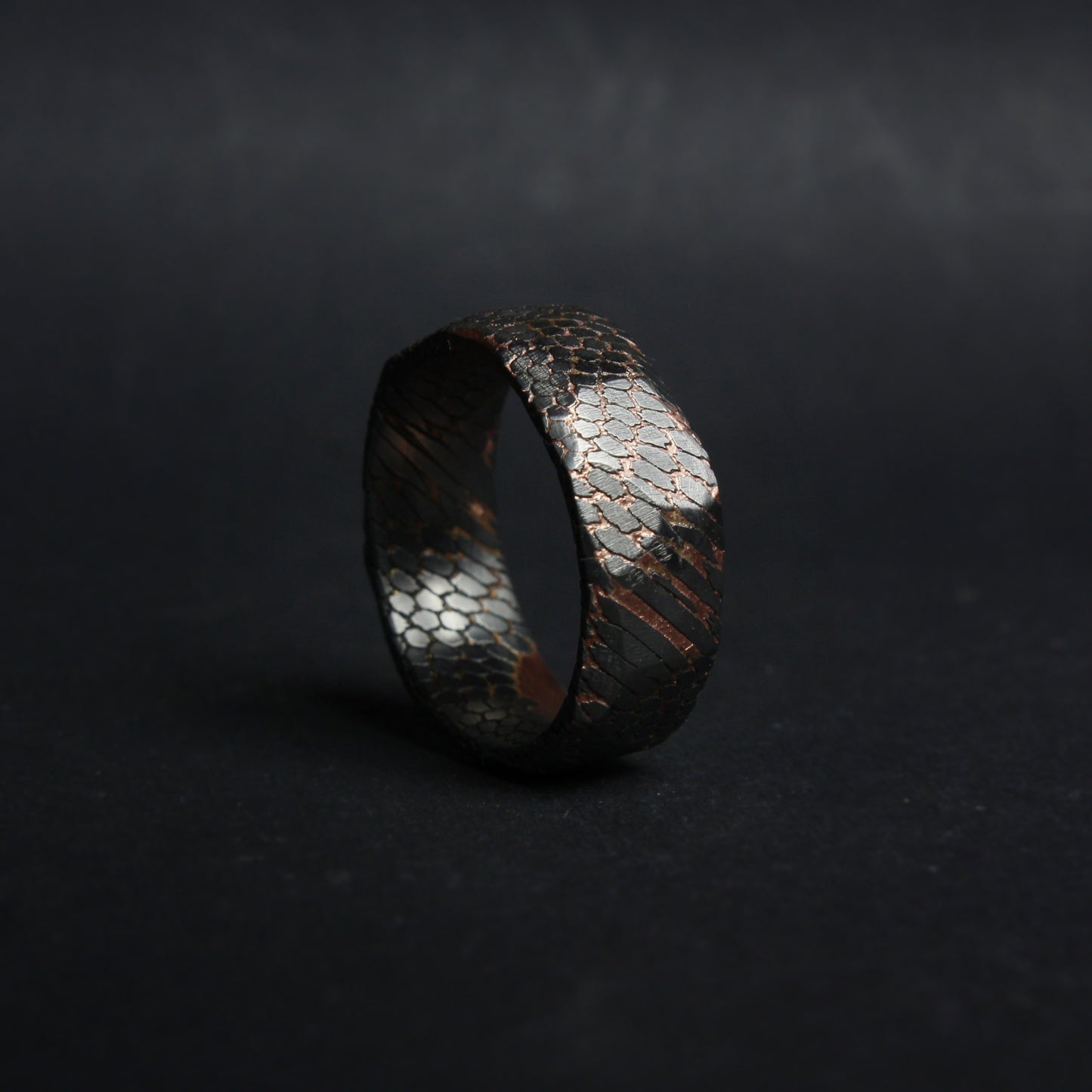 Faceted Deep Etched Superconductor Ring