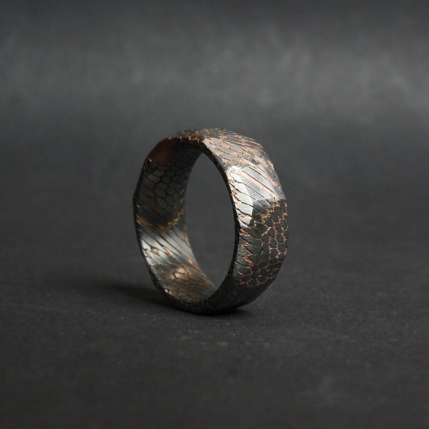 Faceted Deep Etched Superconductor Ring