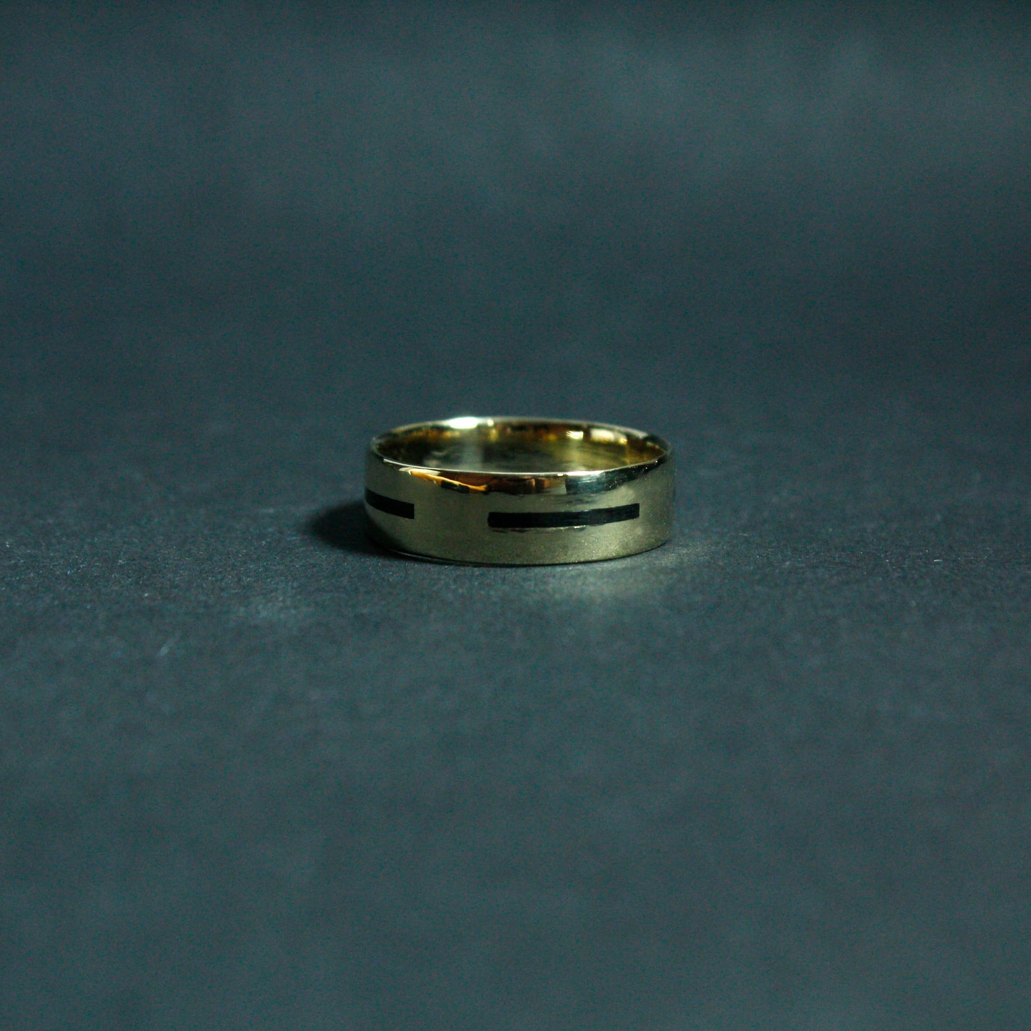 Gold Wedding Ring Inlaid with Carbon Fiber