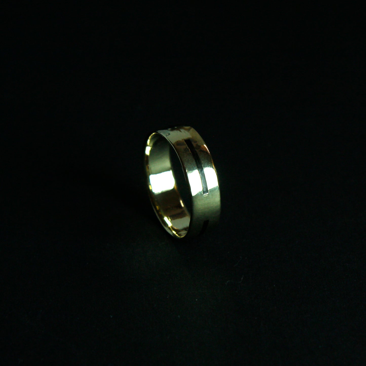 Gold Wedding Ring Inlaid with Carbon Fiber