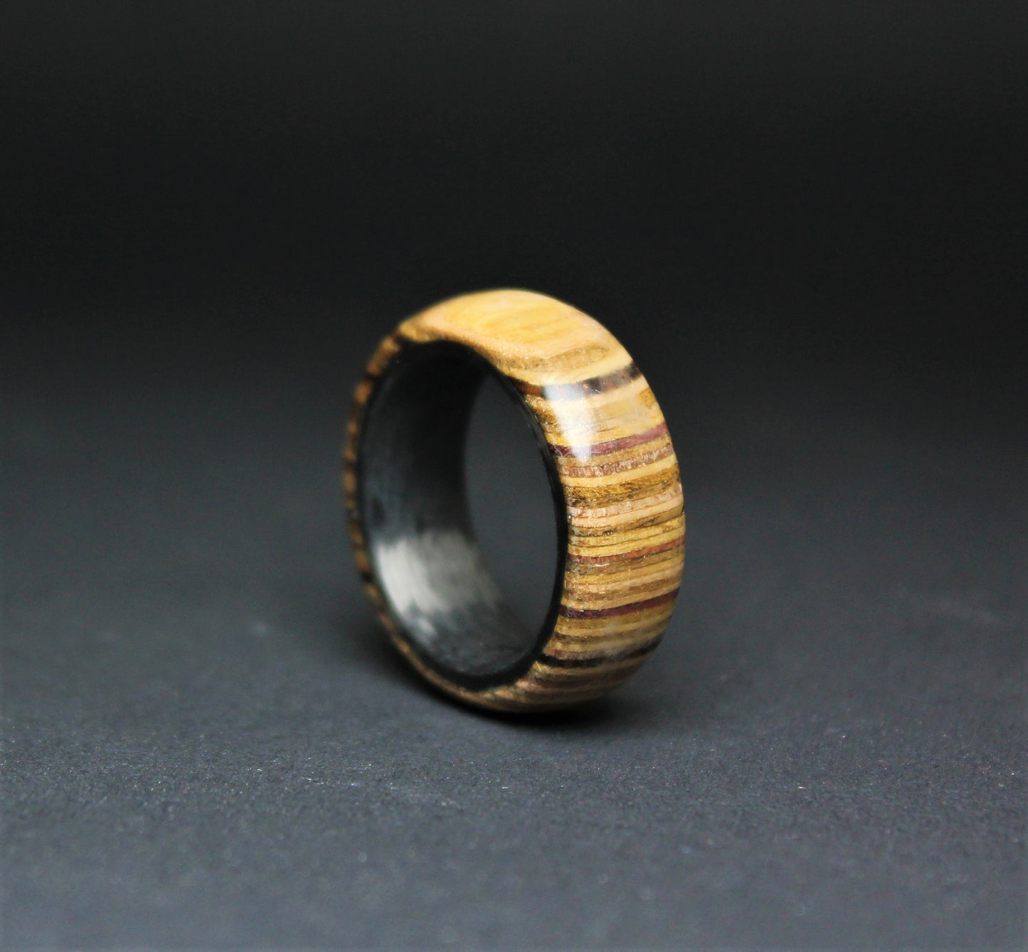 Wood Ring with a Carbon Fiber Core