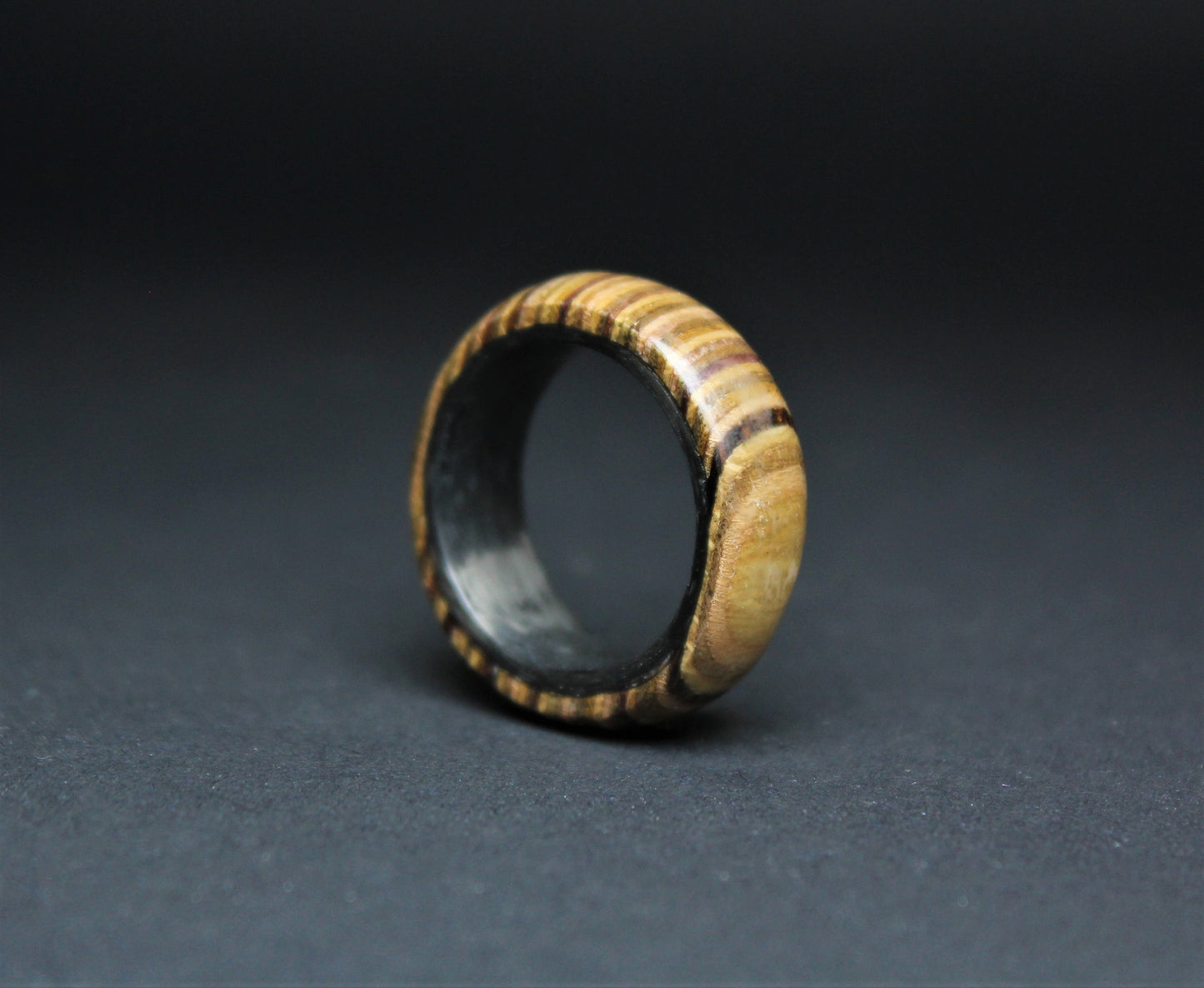 Wood Ring with a Carbon Fiber Core